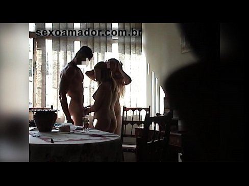 ❤️ Tugann cairde gnéis cuireadh d'fhear ollmhór agus do thriúr in éineacht leis ️❌ Porn álainn ag ga.pornhills-com.ru ﹏